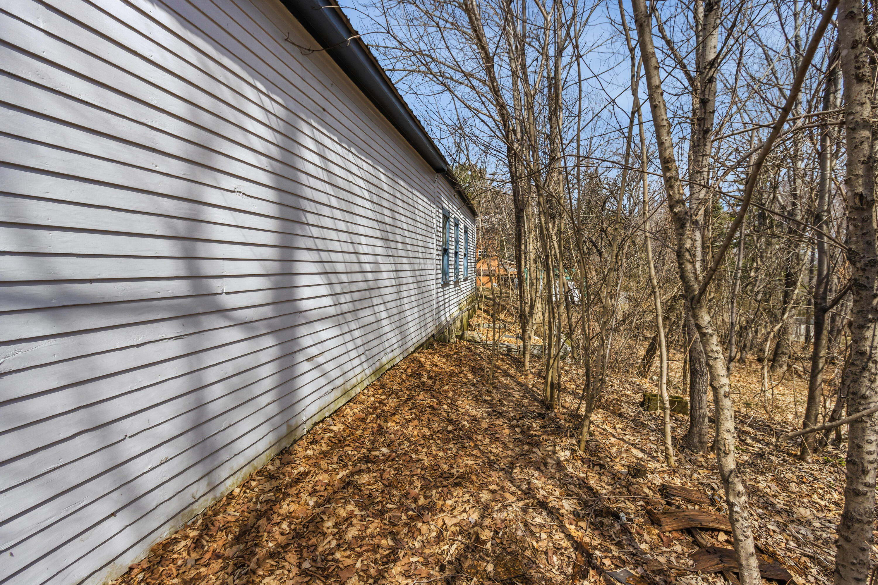 982 King Street Oxford ME 04270