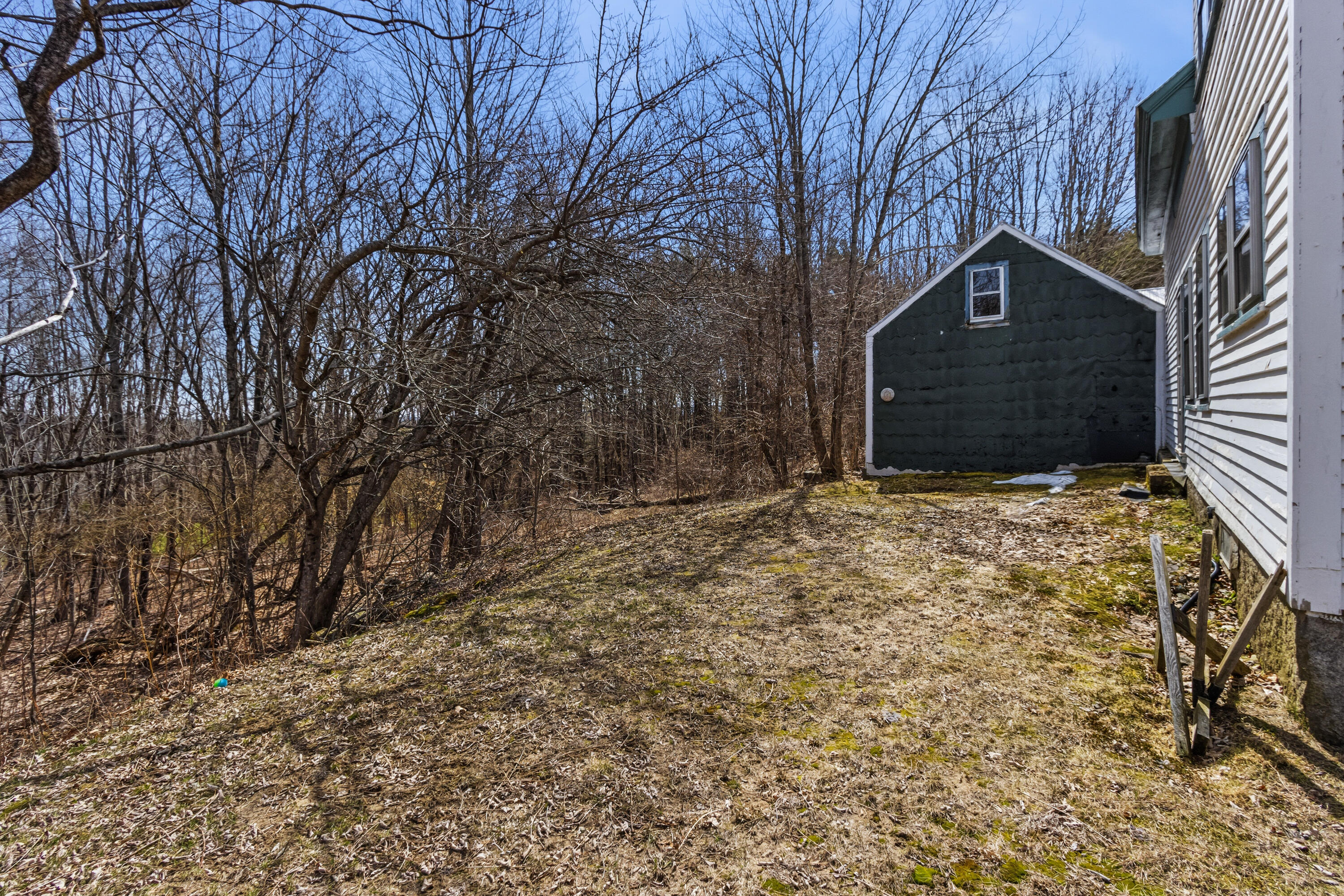 982 King Street Oxford ME 04270