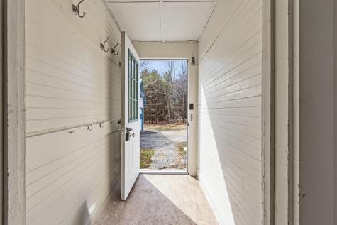 982 King Street Oxford ME 04270