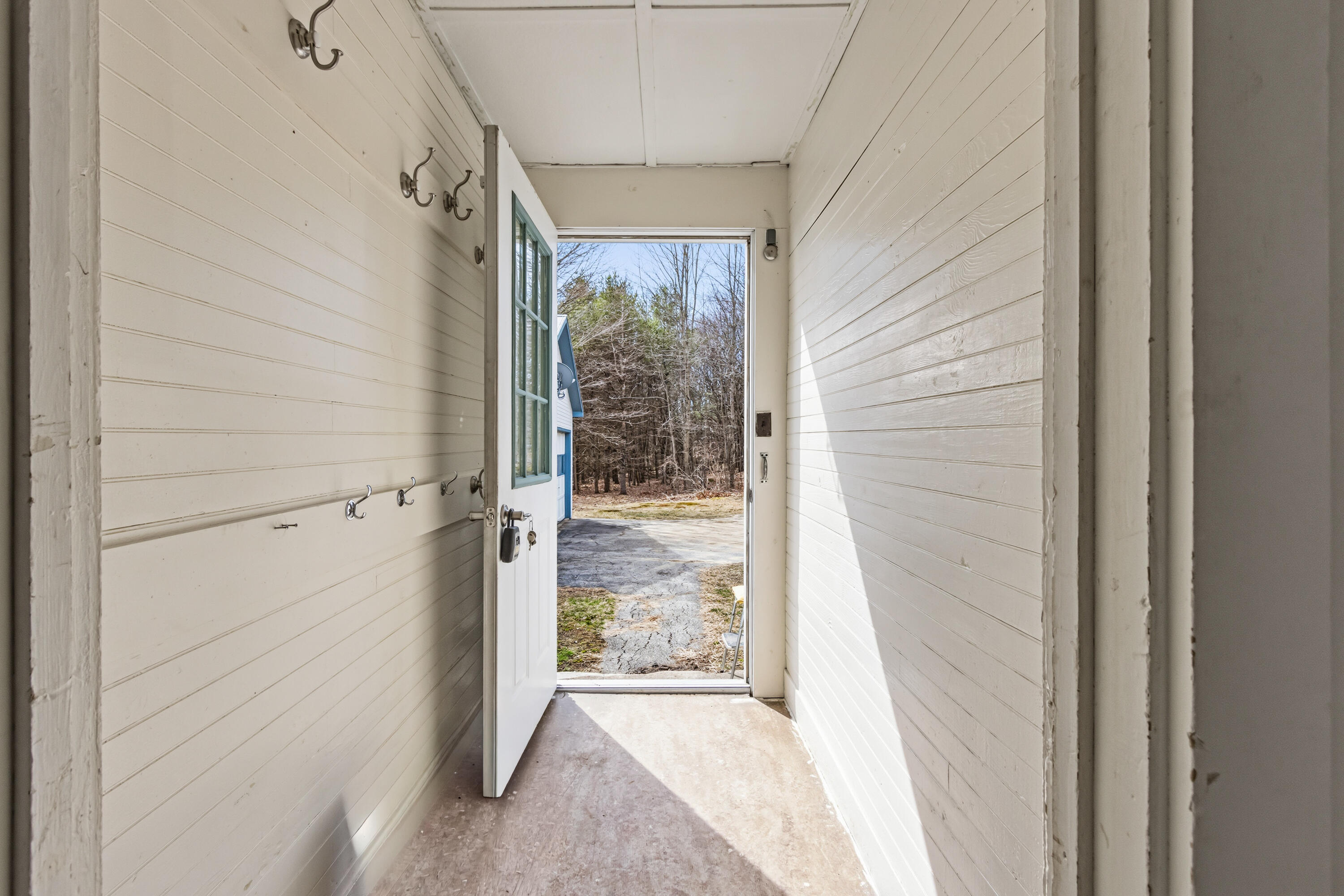 982 King Street Oxford ME 04270