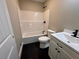24 Mayberry Landing Naples ME 04055