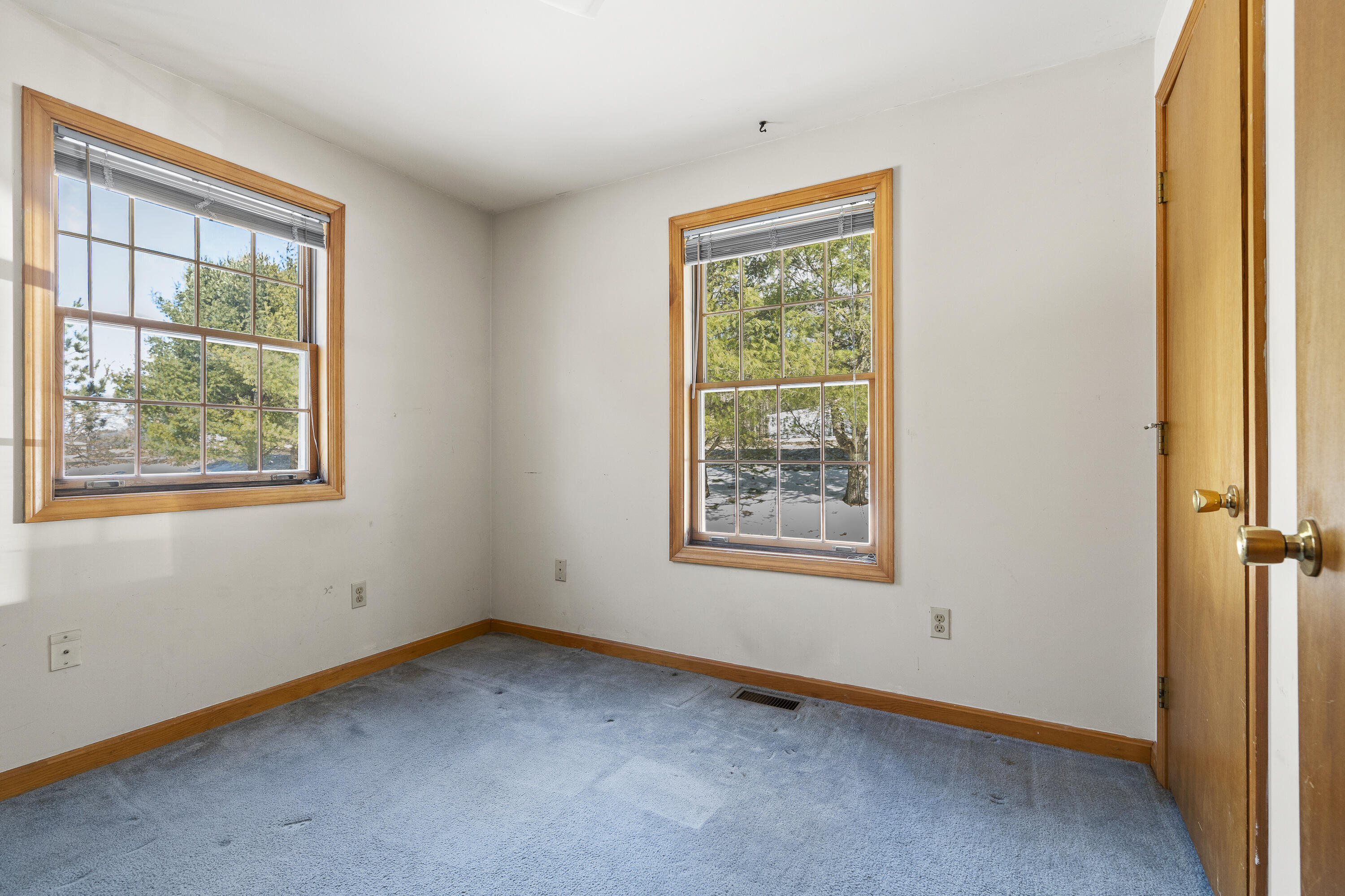 1992 North Road Mount Vernon ME 04352