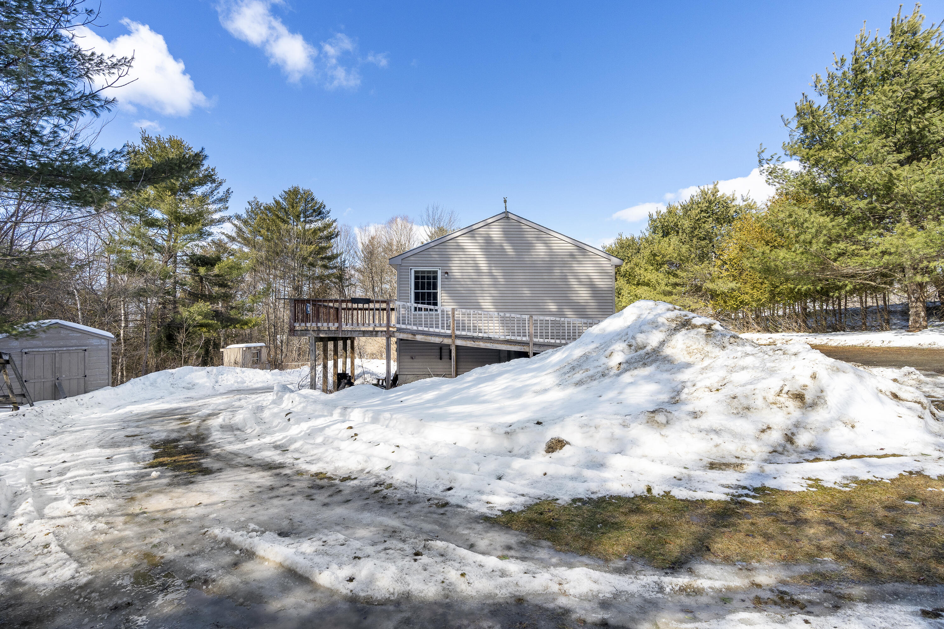 1992 North Road Mount Vernon ME 04352