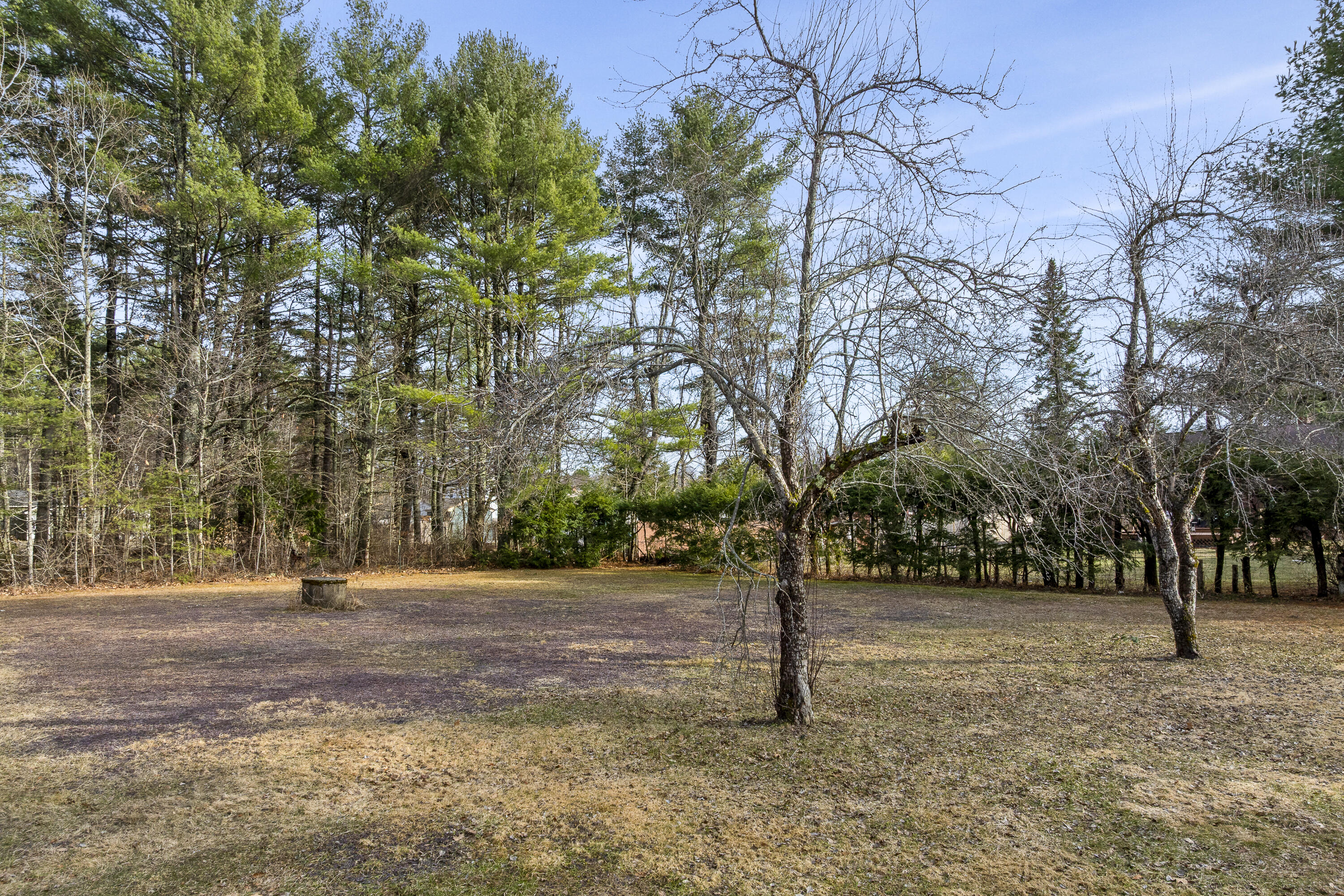 39 Pequawket Trail Standish ME 04084