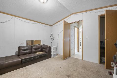 92 Ledge Hill Road Bowdoin ME 04287