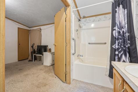 92 Ledge Hill Road Bowdoin ME 04287