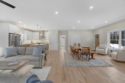 19 Forest Glen Lane Topsham ME 04086