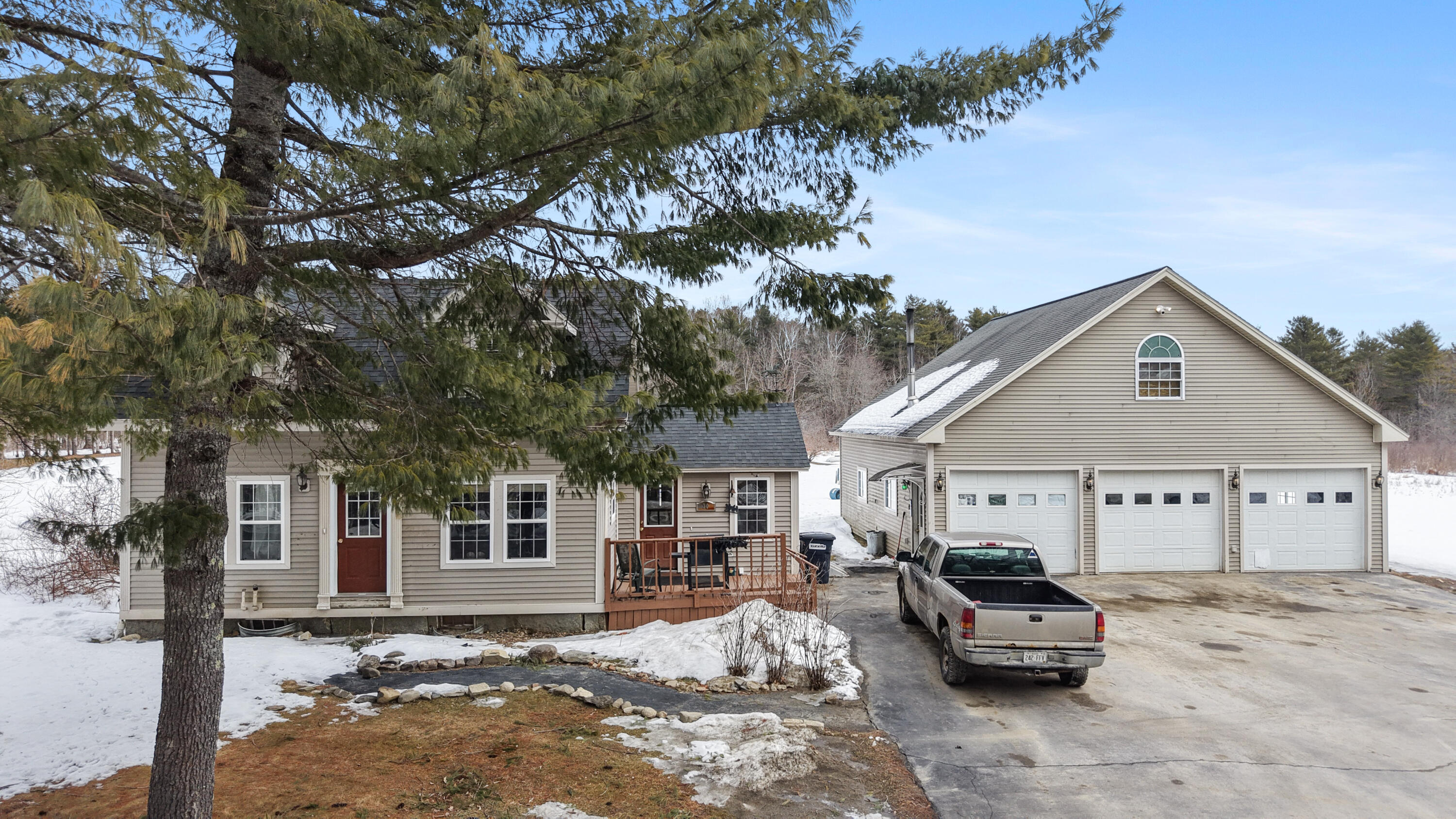 30 Lewis Road Hermon ME 04401