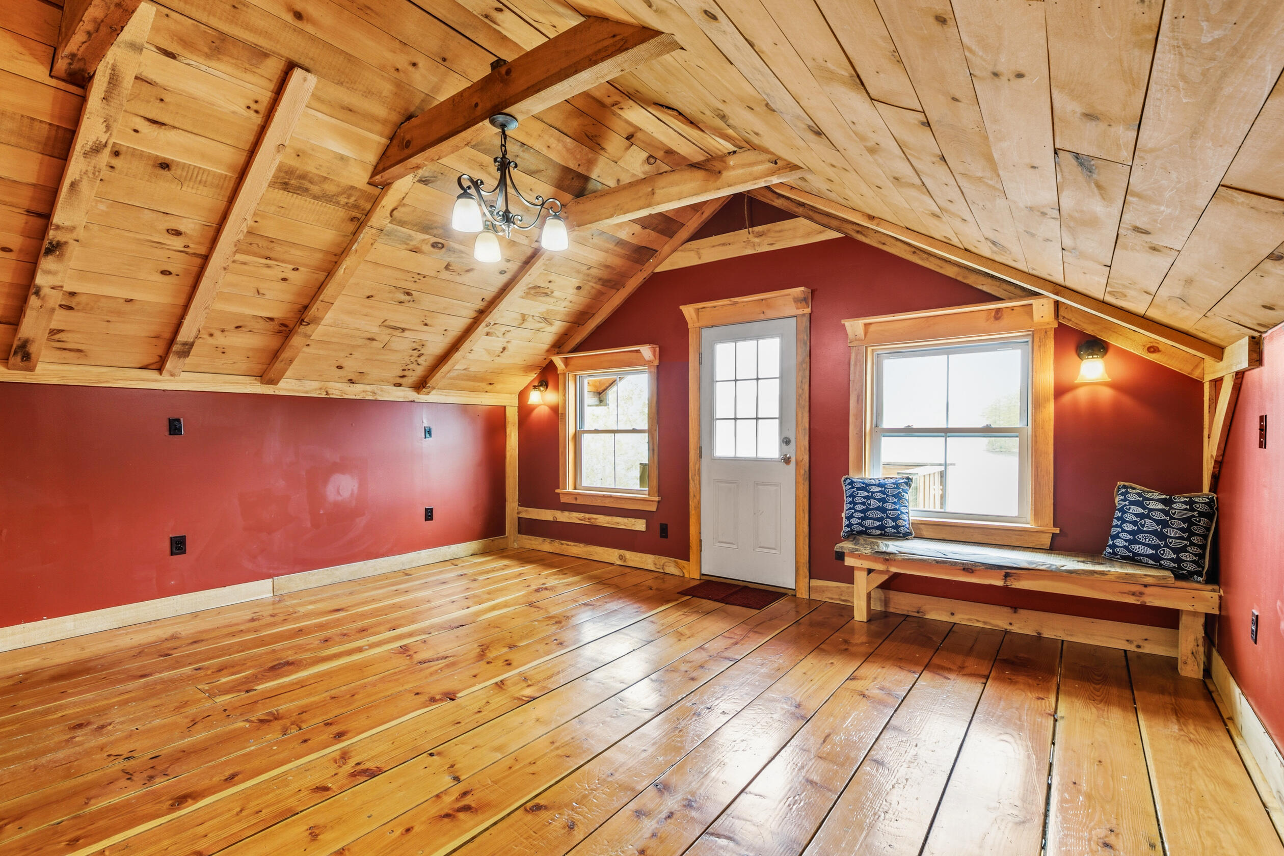 9 Jordan Way Hartford ME 04220