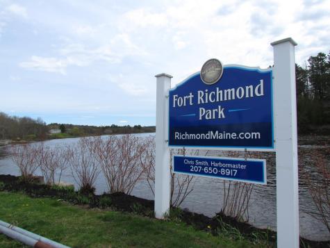 24 Brown Road Richmond ME 04357