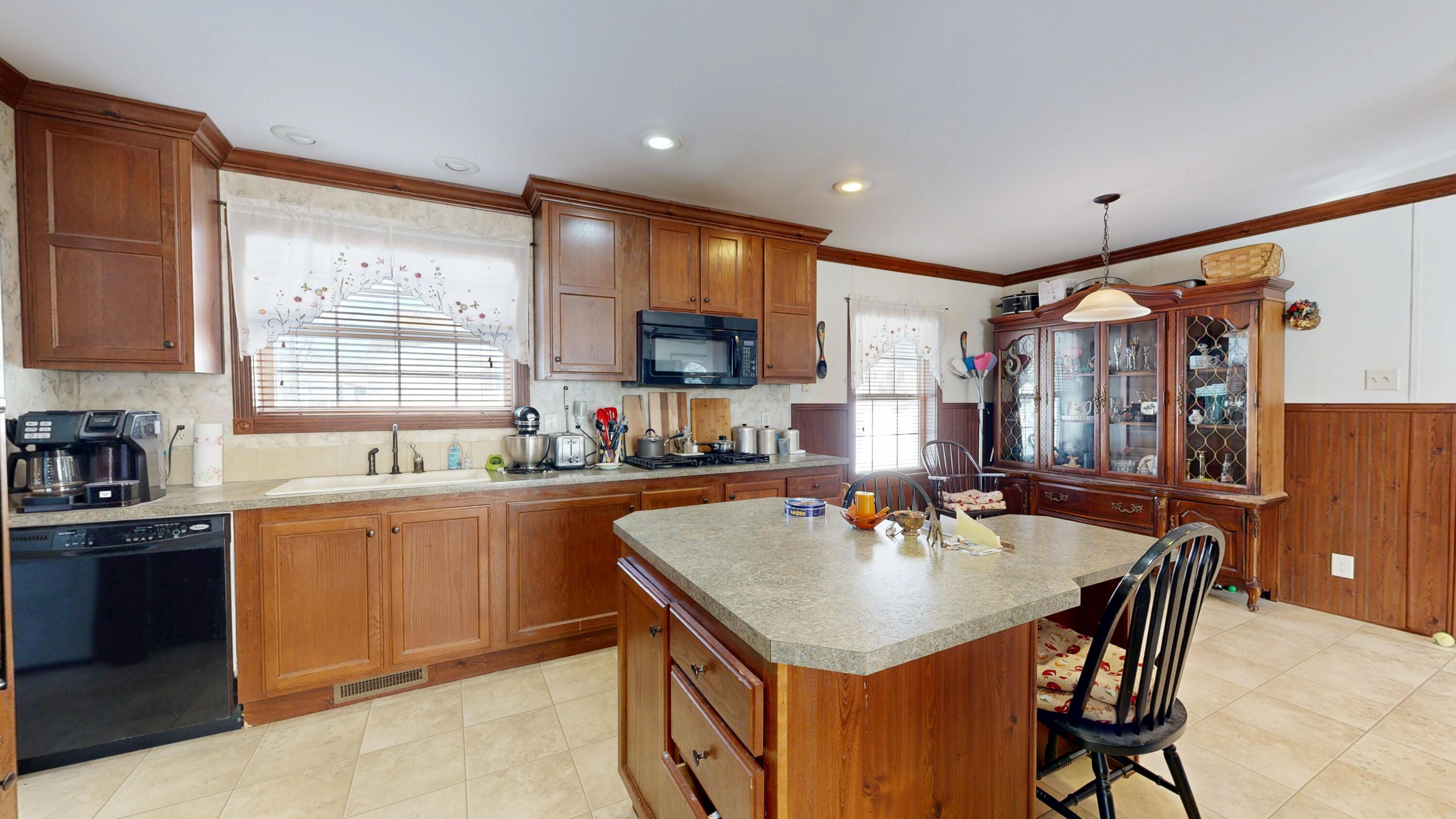 8 Sheldon Place Lewiston ME 04240