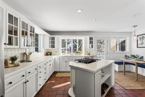 49 Underwood Road Falmouth ME 04105