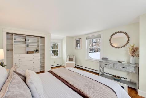 49 Underwood Road Falmouth ME 04105