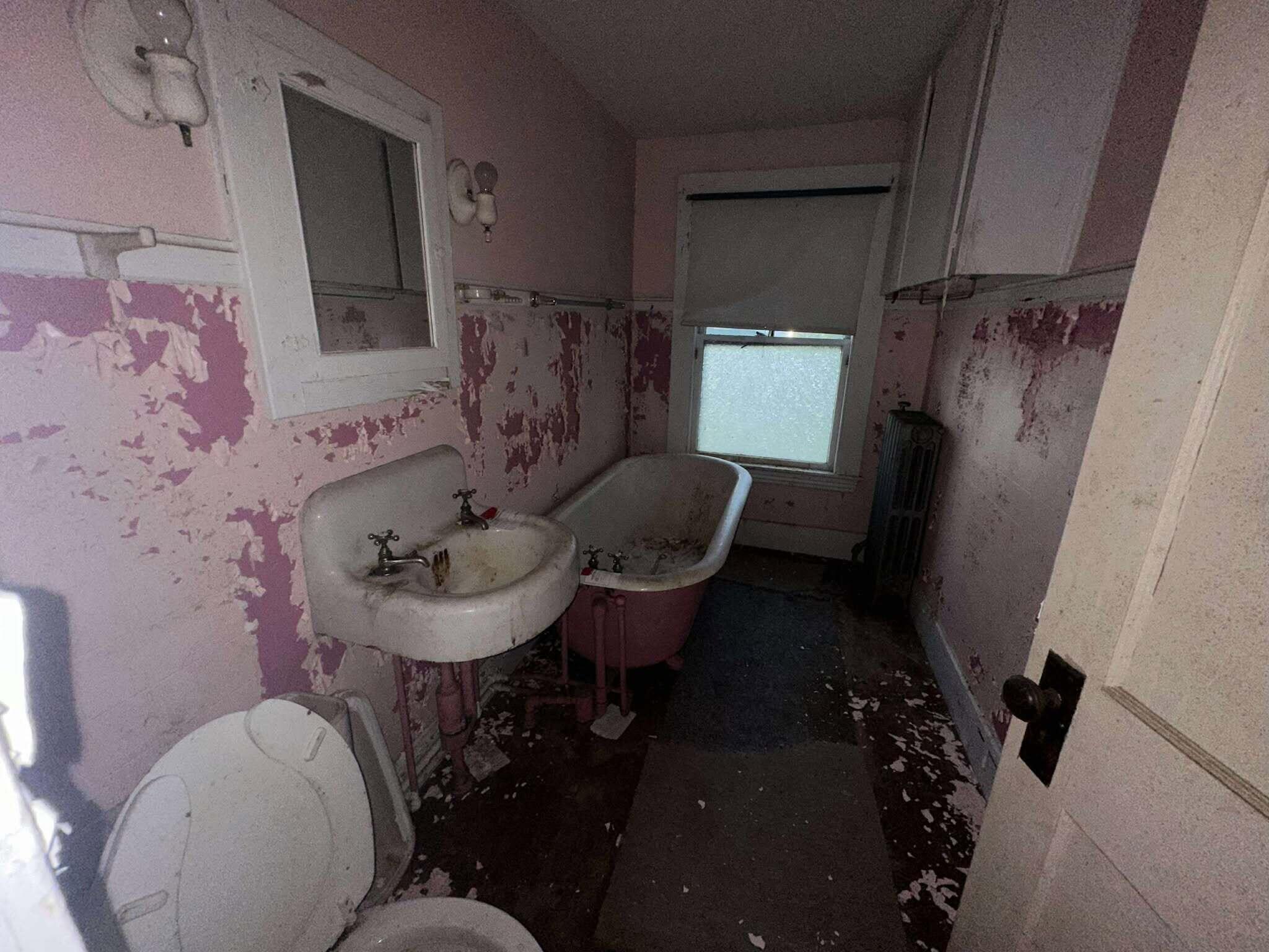 177 Riverside Drive Auburn ME 04210