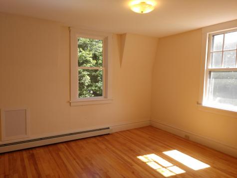 95 Whitney Street Auburn ME 04210