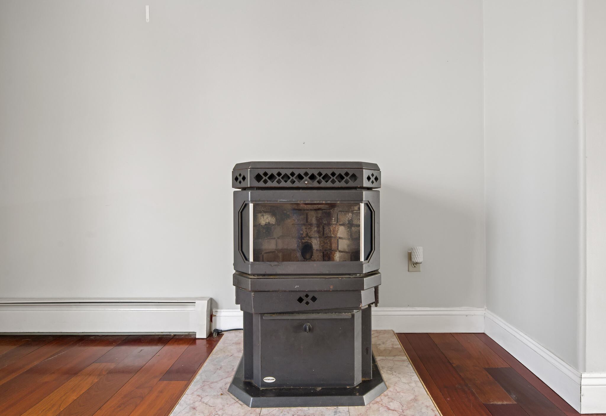 23 Horseshoe Lane Hampden ME 04444