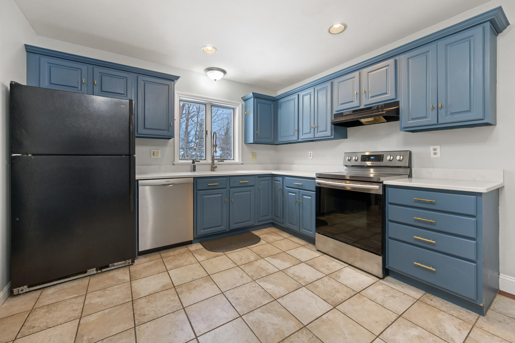 23 Horseshoe Lane Hampden ME 04444