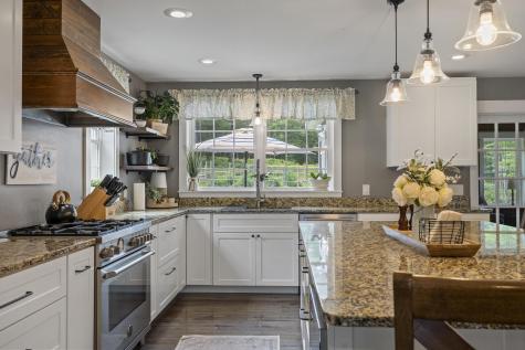 6 Farley Lane Oxford ME 04270