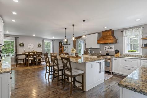 6 Farley Lane Oxford ME 04270