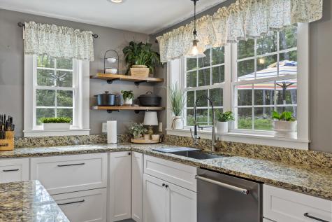 6 Farley Lane Oxford ME 04270
