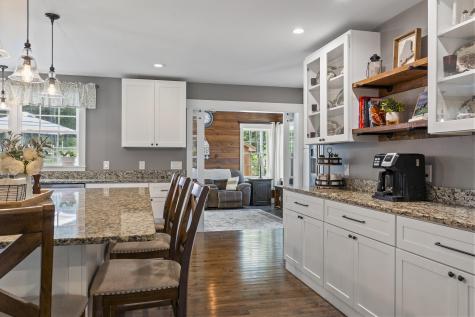 6 Farley Lane Oxford ME 04270