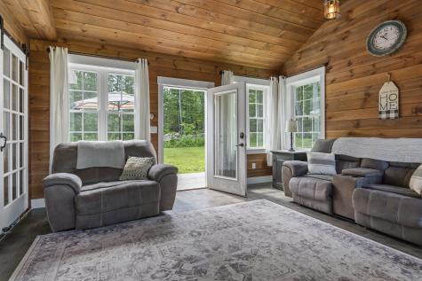 6 Farley Lane Oxford ME 04270