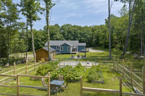 6 Farley Lane Oxford ME 04270