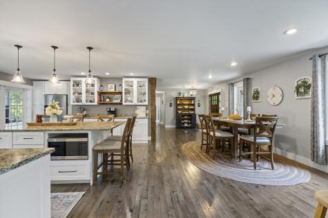 6 Farley Lane Oxford ME 04270
