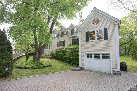 16 Colony Avenue Kennebunkport ME 04046