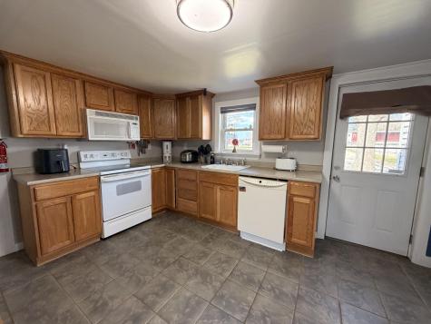 402 Roosevelt Trail Windham ME 04062