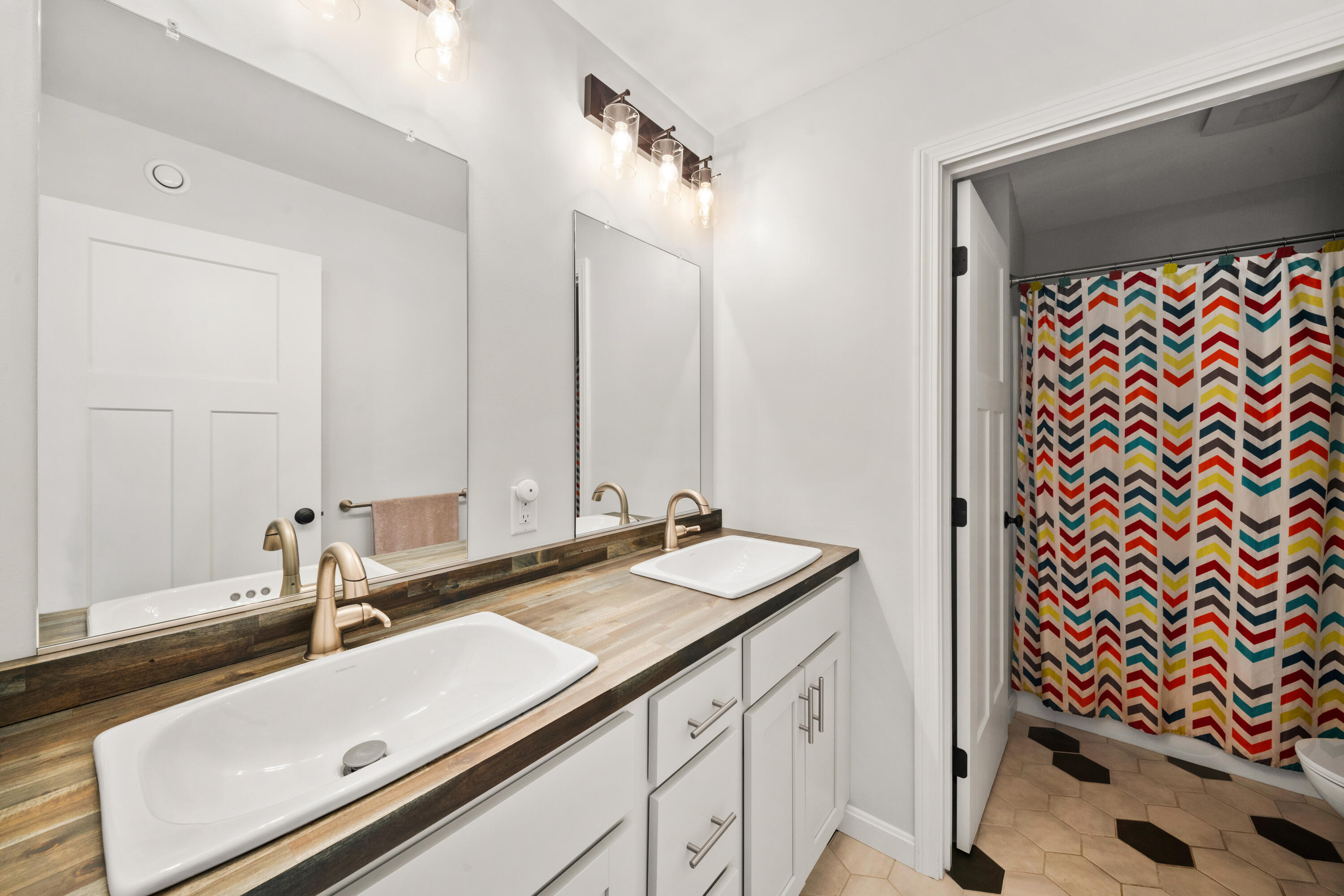 8 Shadbush Lane Orono ME 04473