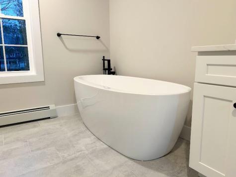 28 Rockwood Drive Sanford ME 04073