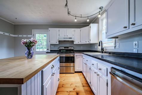 52 Mckinley Street South Portland ME 04106