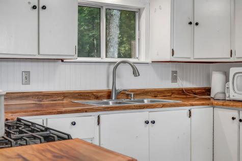 19 Hastings Drive Holden ME 04429