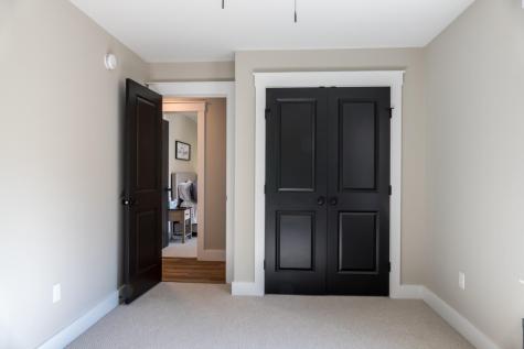 15 Neptune Drive Brunswick ME 04011