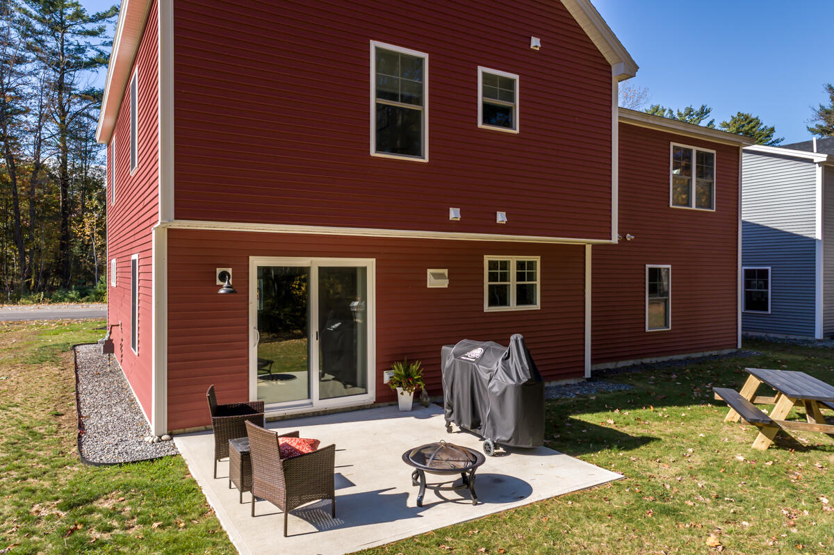 15 Neptune Drive Brunswick ME 04011