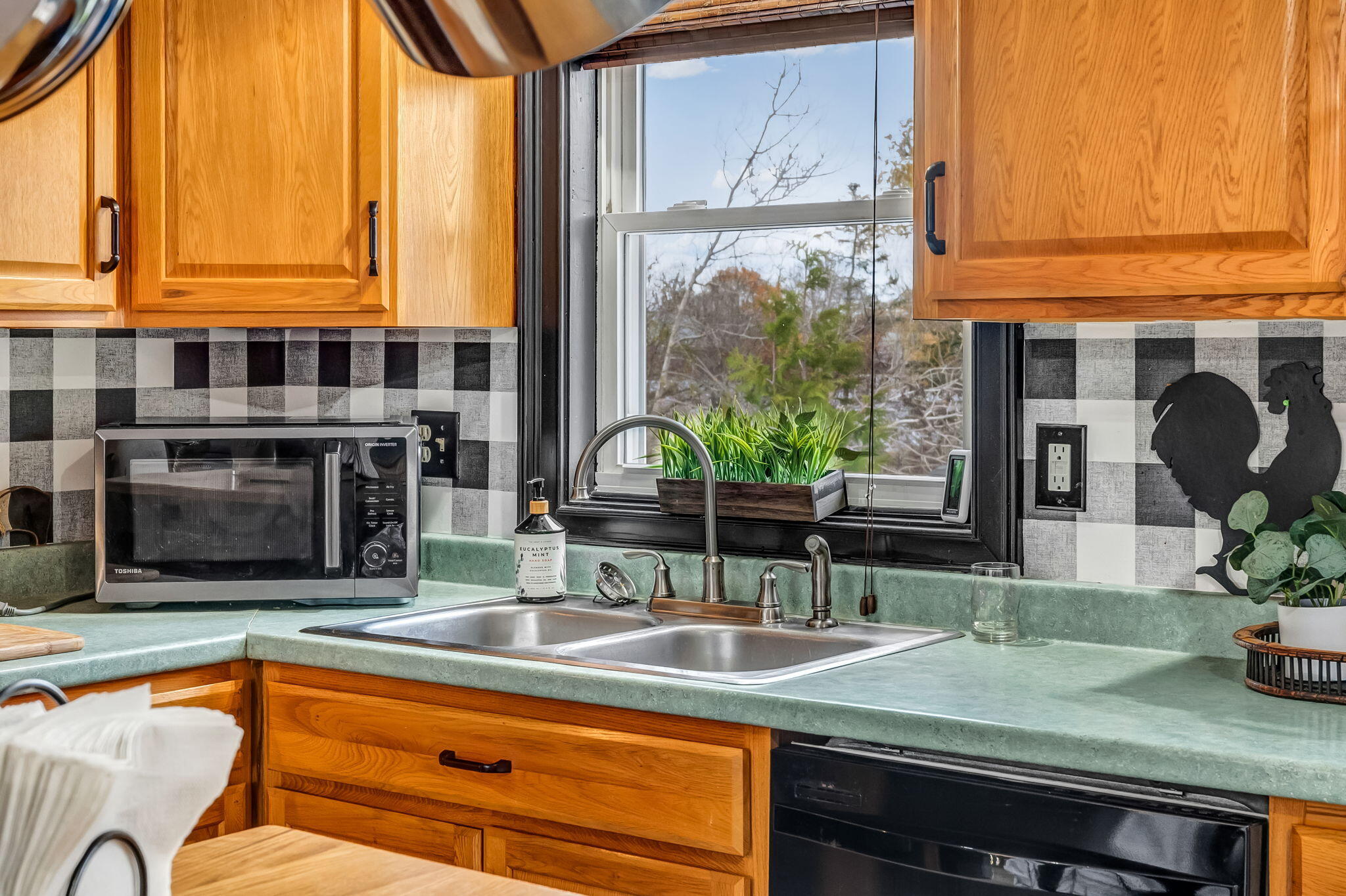 19 Broadway Rockland ME 04841