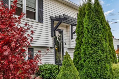19 Broadway Rockland ME 04841