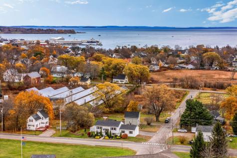 19 Broadway Rockland ME 04841