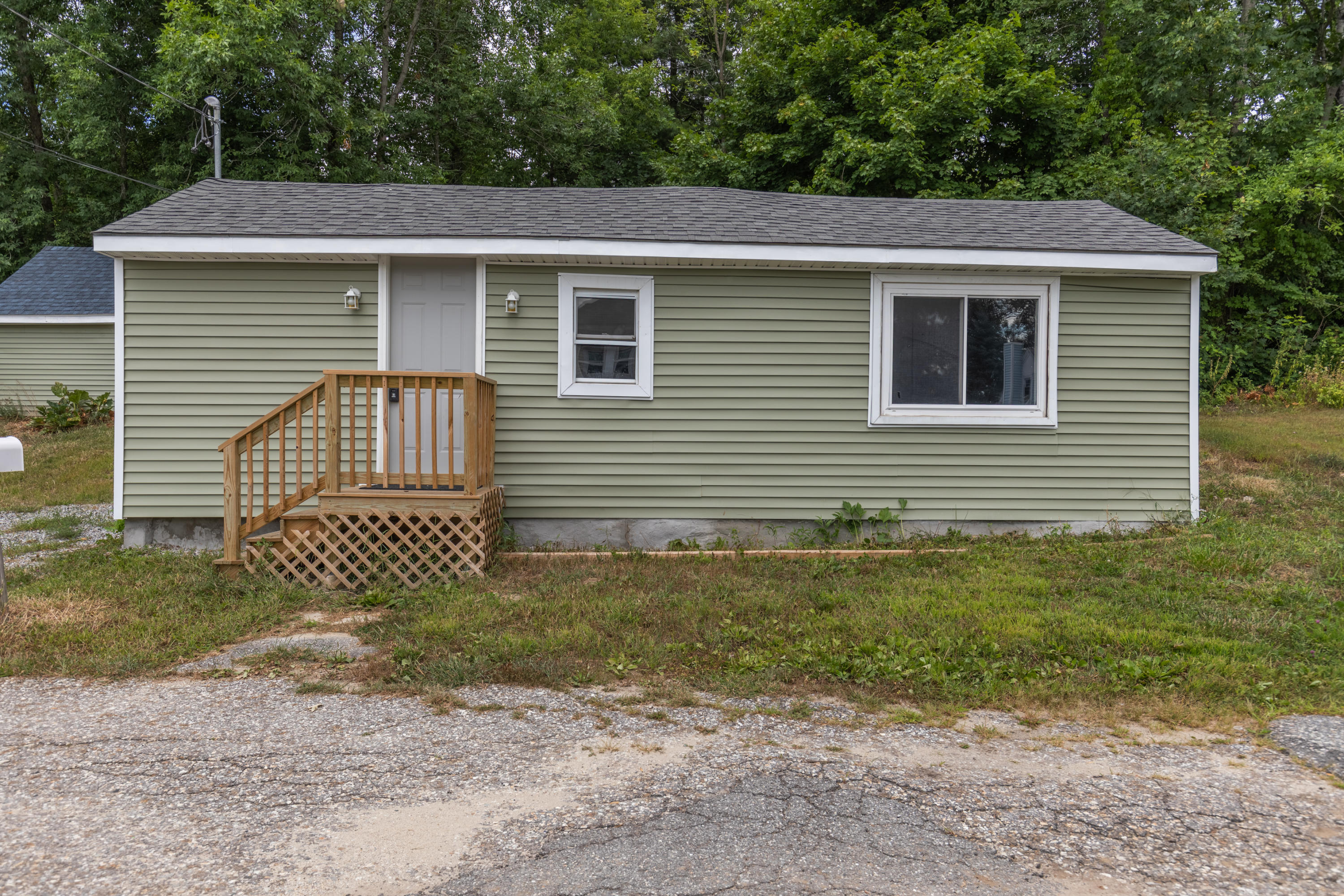 16 Merton Boulevard Lewiston ME 04240