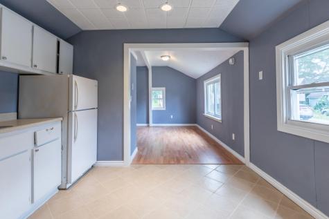 16 Merton Boulevard Lewiston ME 04240