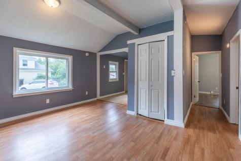16 Merton Boulevard Lewiston ME 04240