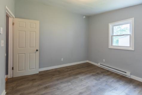 16 Merton Boulevard Lewiston ME 04240