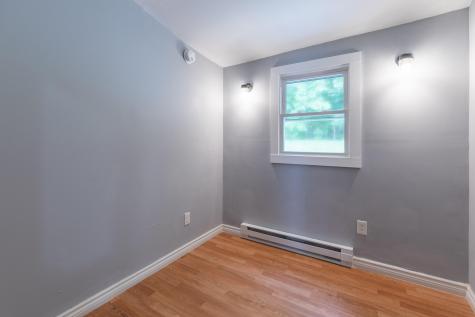 16 Merton Boulevard Lewiston ME 04240
