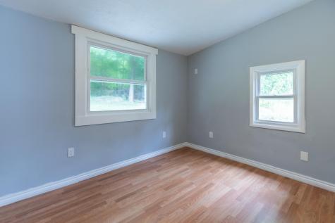 16 Merton Boulevard Lewiston ME 04240