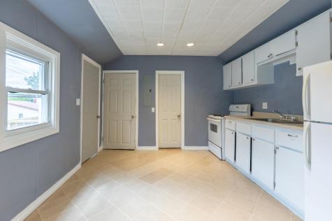 16 Merton Boulevard Lewiston ME 04240