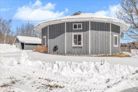 2 Winter Street Northport ME 04849