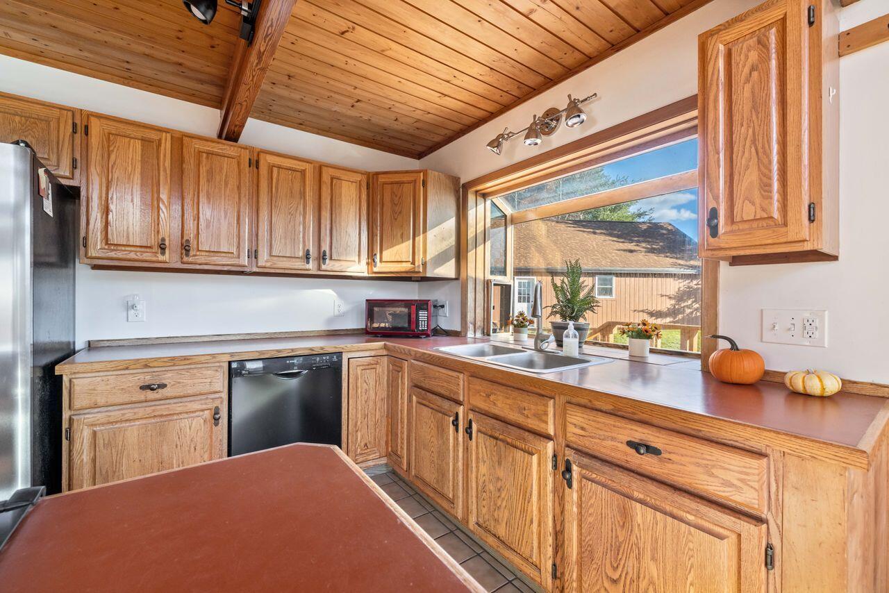 32 Dillon Road Harrison ME 04040