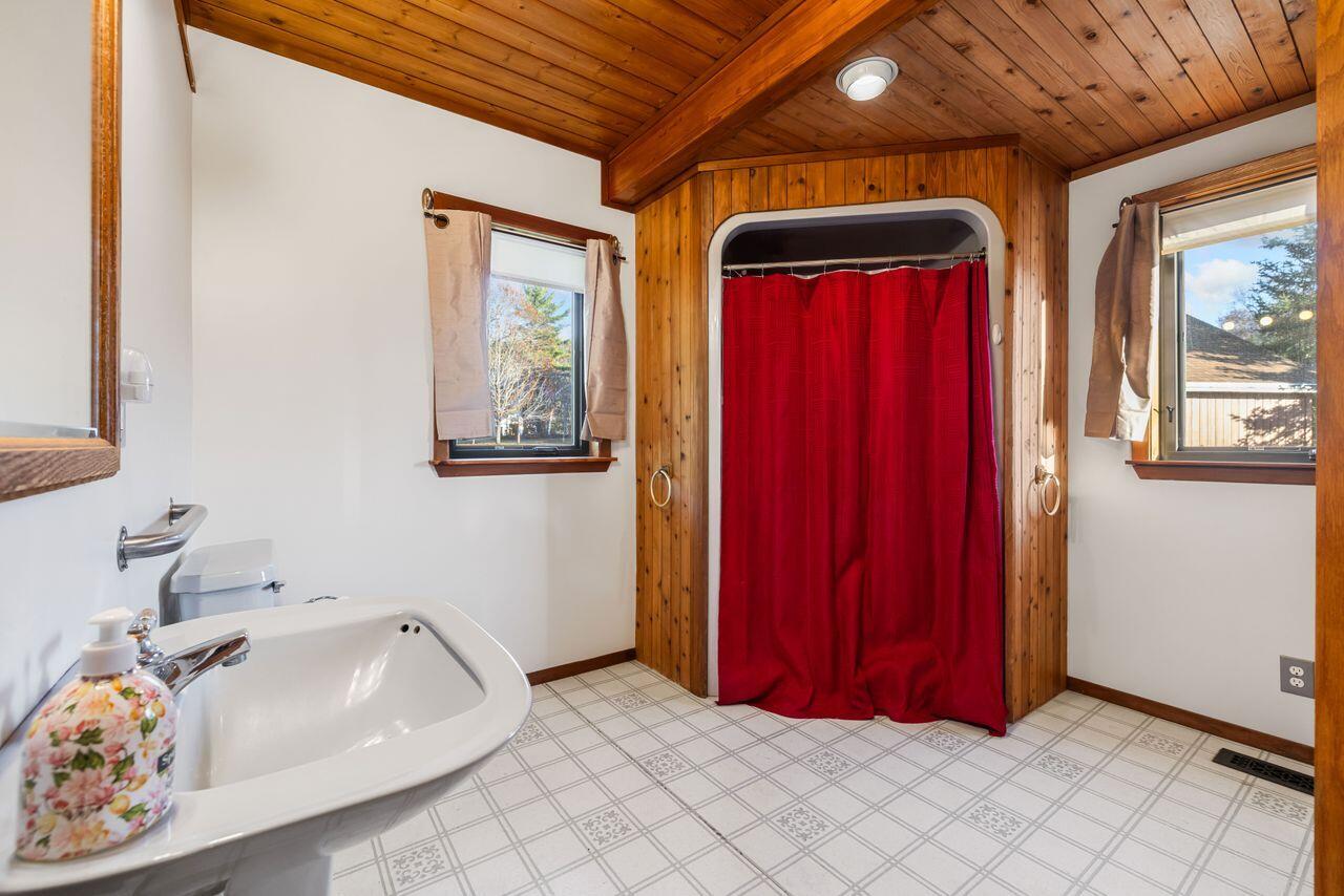 32 Dillon Road Harrison ME 04040