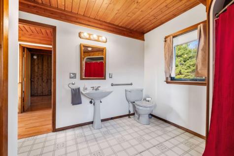 32 Dillon Road Harrison ME 04040